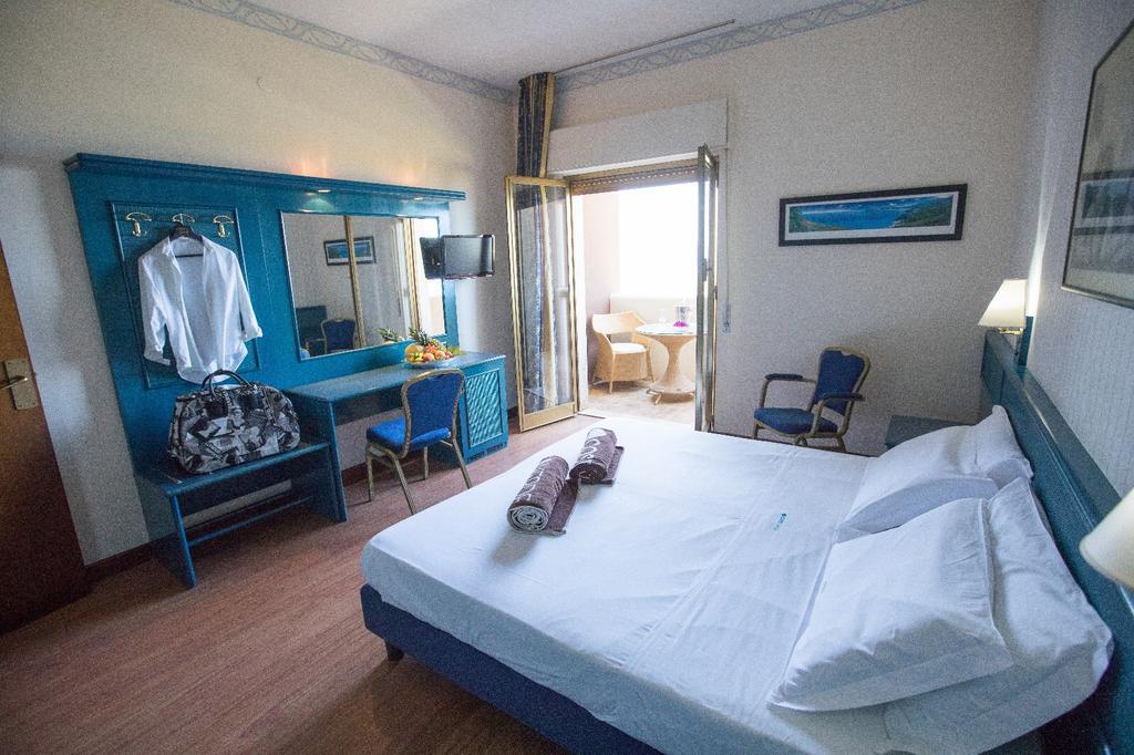 Hotel Costa Verde تْشيفالو المظهر الخارجي الصورة